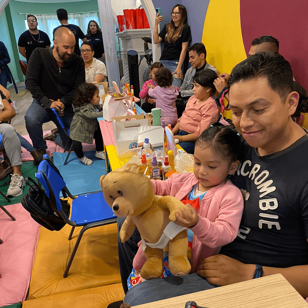 Peinados con Amor: Un Taller para Padres y Pequeños Peinados con Amor: Un Taller para Padres y Pequeños
